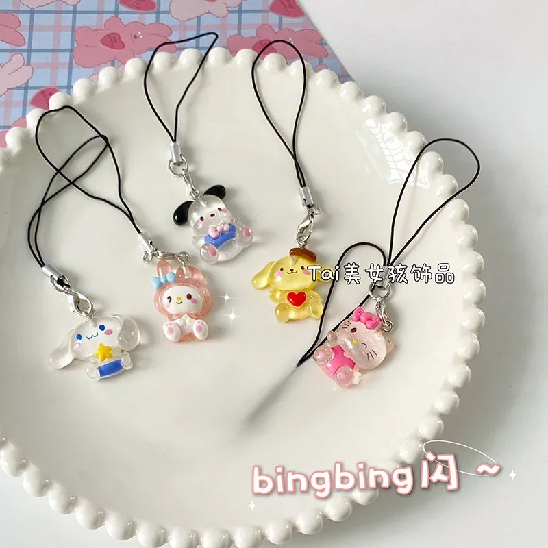 귀여운 산리오 애니메이션 쿠로미 멜로디 휴대폰 펜던트, 만화 시나몬롤 투명 깜박이 키체인, 소녀 가방 액세서리 선물 title=귀여운 산리오 애니메이션 쿠로미 멜로디 휴대폰 펜던트, 만화 시나몬롤 투명 깜박이 키체인, 소녀 가방 액세서리 선물 