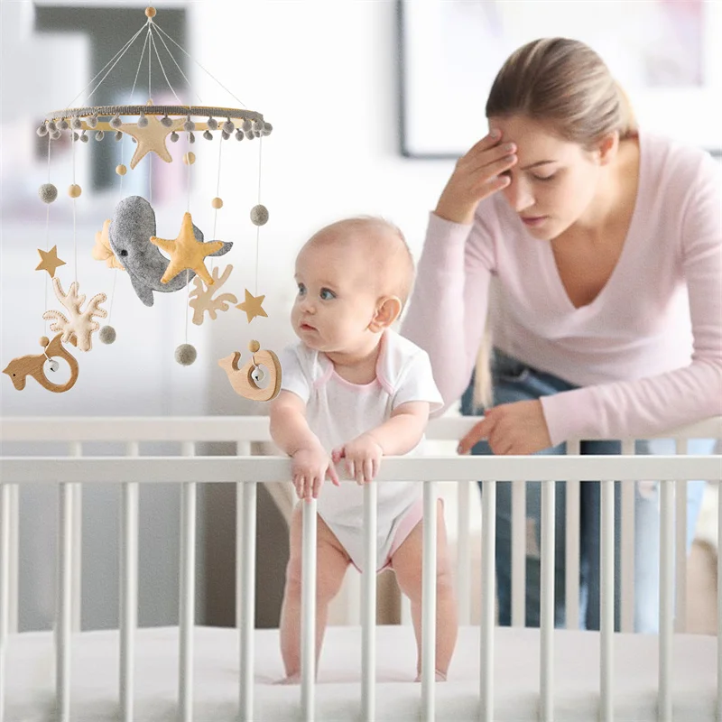 아기용 부드러운 펠트 만화 울 볼 조개껍질 딸랑이 걸이식 침대 벨, 신생아 모바일 유아용 나무 브래킷, 몬테소리 교육 완구