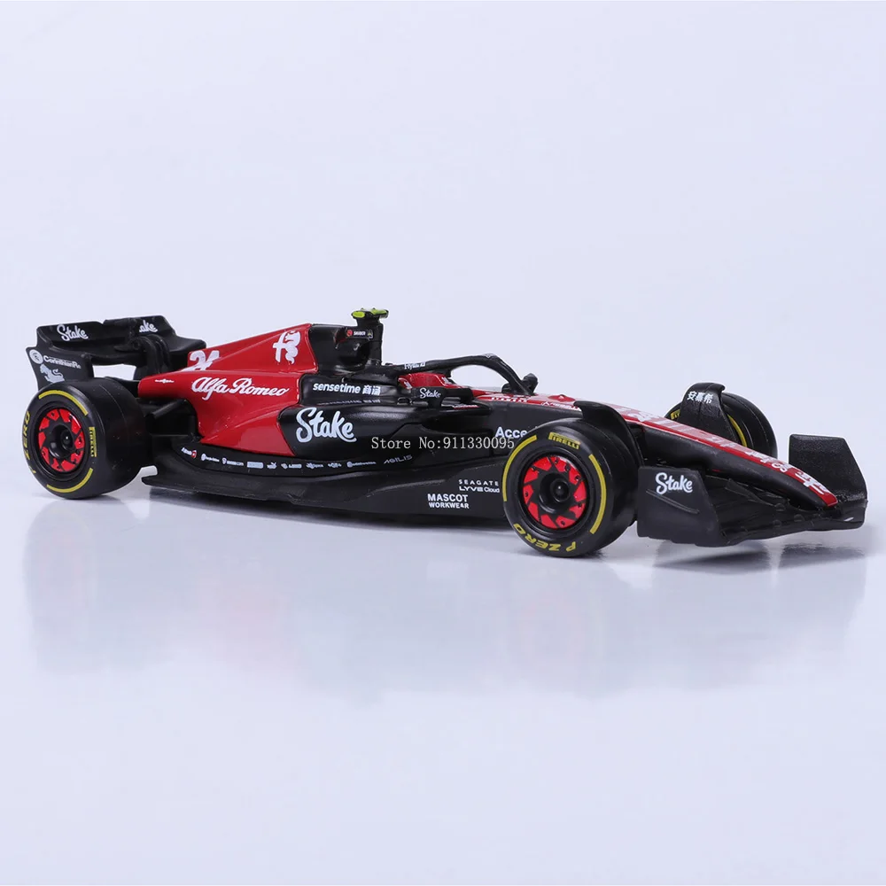 Bburago 1:43 Alfa Romeo F1 팀 스테이크 2023 C43 #24 Zhou Guanyu #77 Valtteri Bottas 합금 자동차 다이 캐스트 모델 장난감 수집품