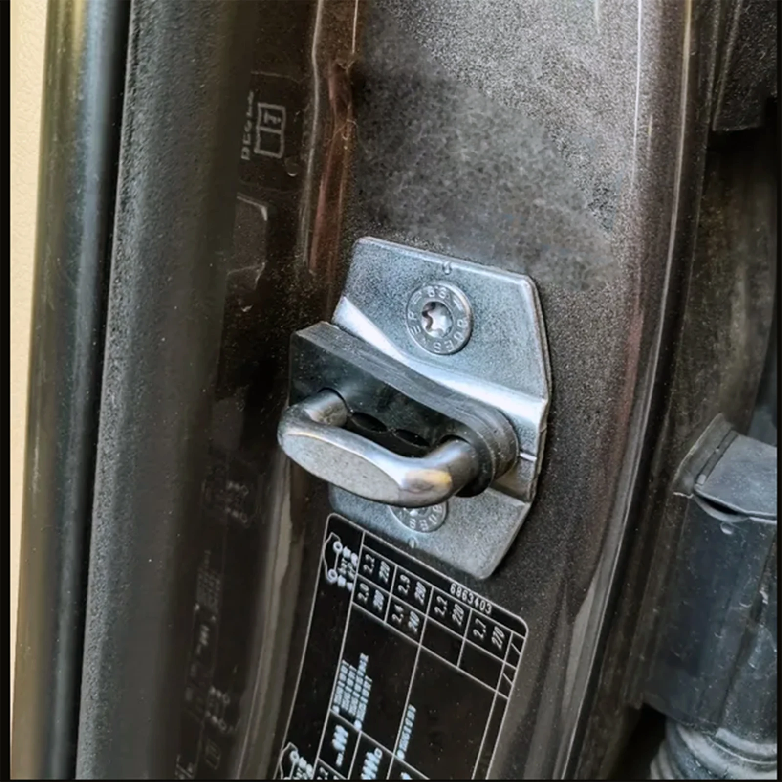 BMW용 도어록 버퍼 댐퍼, 방음 절연, 조용한 긁힘, 귀머거리 삐어지는 소음 씰, X1 X3 X5 X6 E84 E83 F25 E70 E71