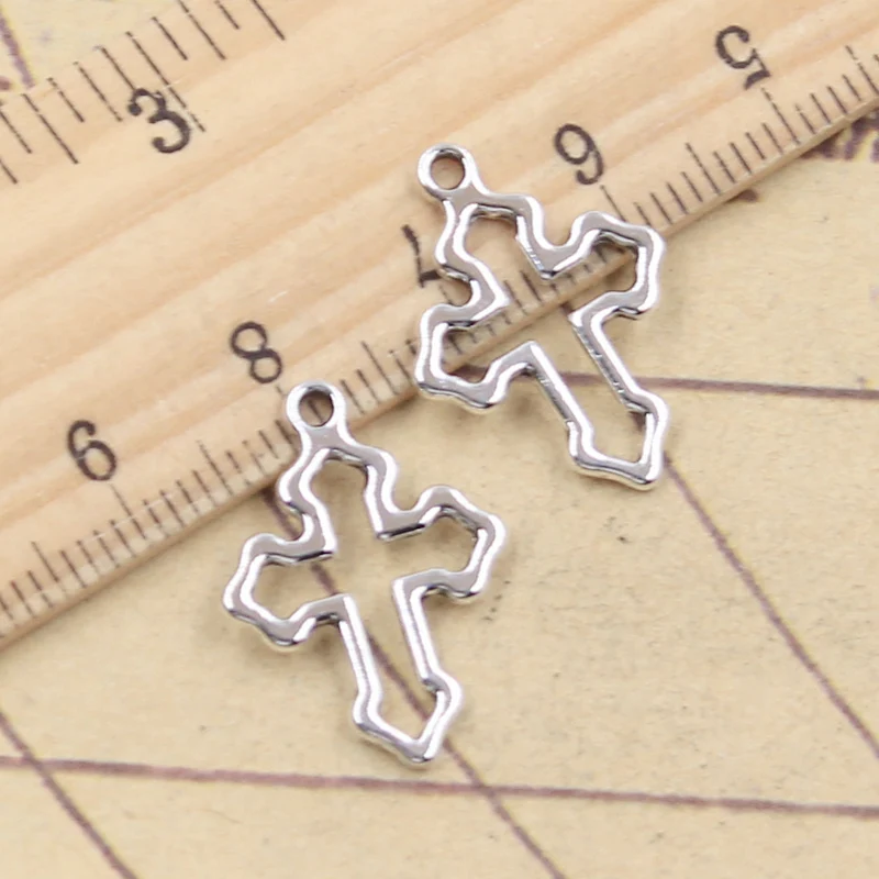 30pcs 매력 중공 십자가 21x15mm 티벳 실버 컬러 펜던트 골동품 보석 만들기 DIY 수제 공예 title=30pcs 매력 중공 십자가 21x15mm 티벳 실버 컬러 펜던트 골동품 보석 만들기 DIY 수제 공예