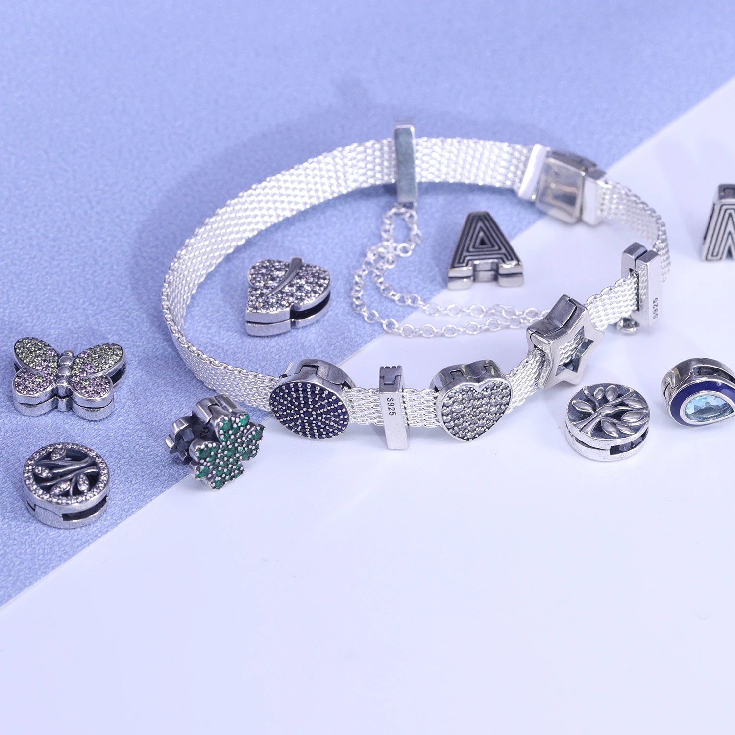 새로운 원본 925 스털링 실버 알파벳 클립 스토퍼 매력 비즈 맞는 팬 반사 팔찌 DIY 여성 쥬얼리 title=새로운 원본 925 스털링 실버 알파벳 클립 스토퍼 매력 비즈 맞는 팬 반사 팔찌 DIY 여성 쥬얼리 