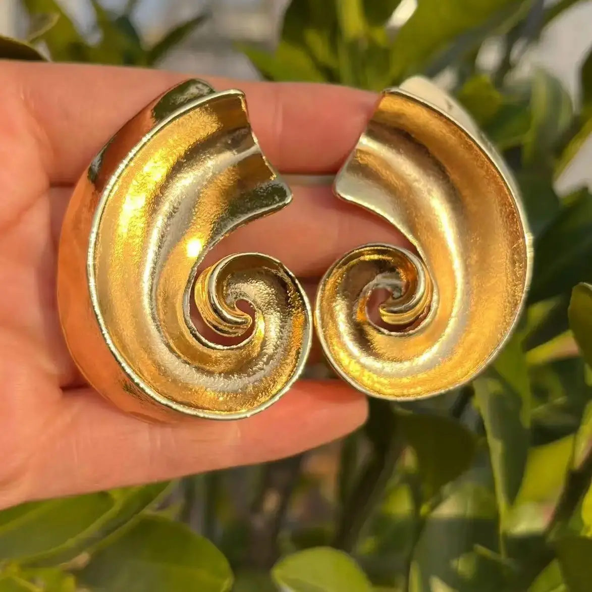 여성용 골든 빅 소라 귀걸이, 쥬얼리 선물 title=여성용 골든 빅 소라 귀걸이, 쥬얼리 선물