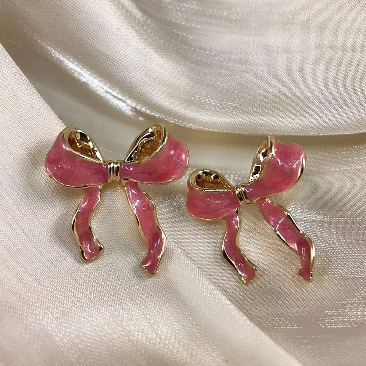 여아용 금속 스트리머 활 귀걸이, 달콤한 로맨틱 발렌타인 데이 선물, 쥬얼리 액세서리, 새로운 패션 title=여아용 금속 스트리머 활 귀걸이, 달콤한 로맨틱 발렌타인 데이 선물, 쥬얼리 액세서리, 새로운 패션