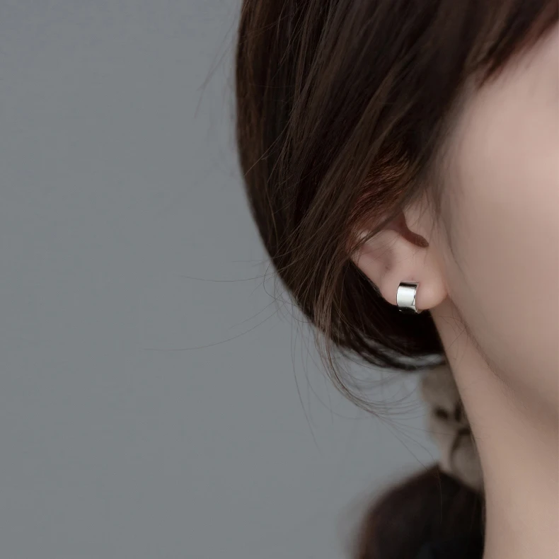 INZATT 여성용 리얼 925 스털링 실버, 5mm 넓은 표면 후프 귀걸이, 클래식 파인 주얼리, 미니멀리스트 액세서리