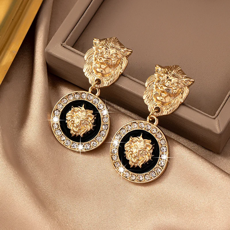 유럽과 미국 개성 사자 머리 귀걸이, 금속 기하학 과장 펑크 레트로 여성 고딕 귀 쥬얼리 title=유럽과 미국 개성 사자 머리 귀걸이, 금속 기하학 과장 펑크 레트로 여성 고딕 귀 쥬얼리