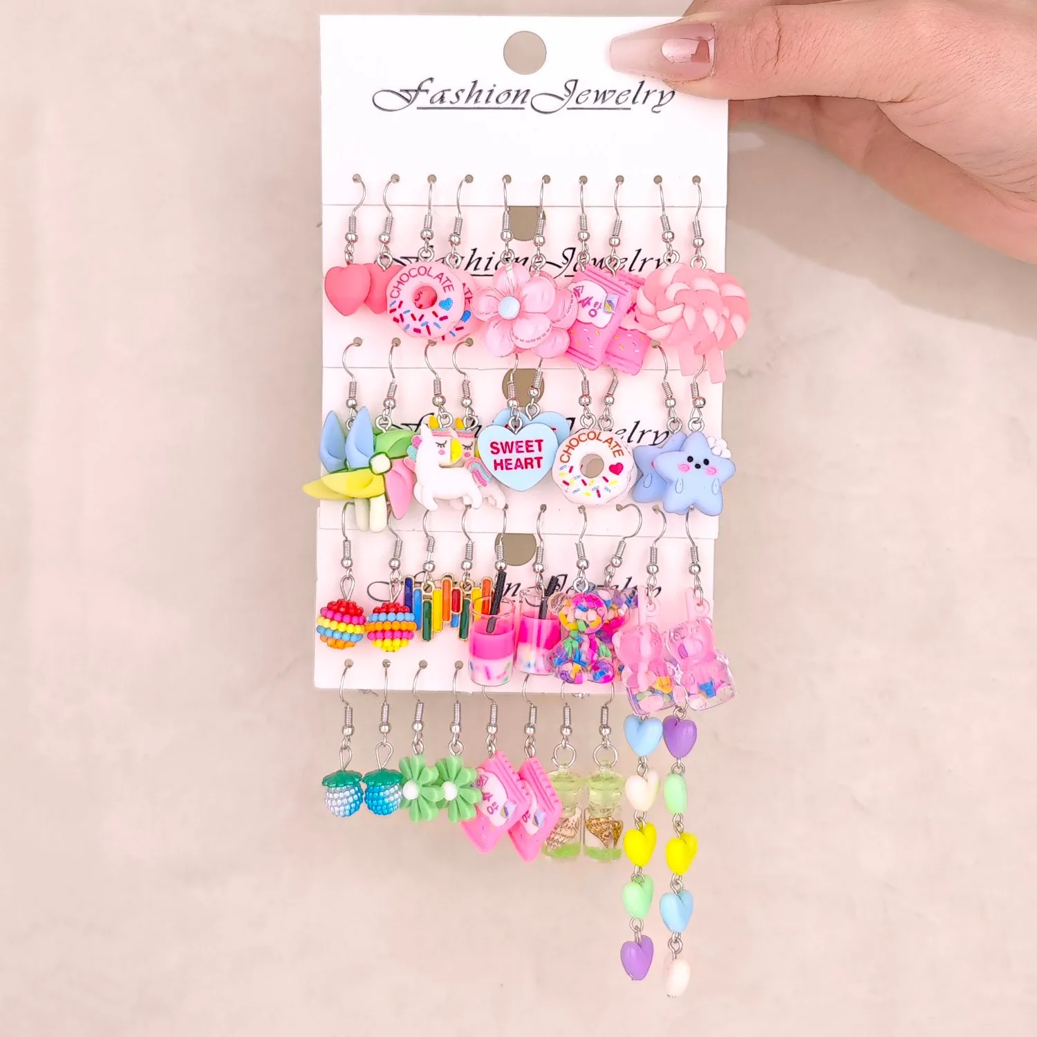 아레테 하트 술 꽃 펜던트 귀걸이, 달콤하고 다채로운 소원 병 캔디 귀걸이 조합, 40 개 title=아레테 하트 술 꽃 펜던트 귀걸이, 달콤하고 다채로운 소원 병 캔디 귀걸이 조합, 40 개