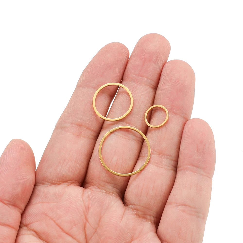 스테인레스 스틸 플랫 베젤 할로우 펜던트 서클 참 귀걸이 반지, DIY 목걸이 쥬얼리 제작 용 와이어 농구 펜던트, 20 개