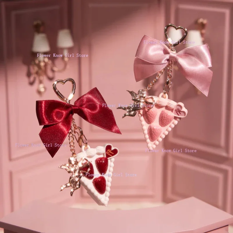 꽃은 딸기 큐피드 솔리드 밤 펜던트를 알고 있습니다