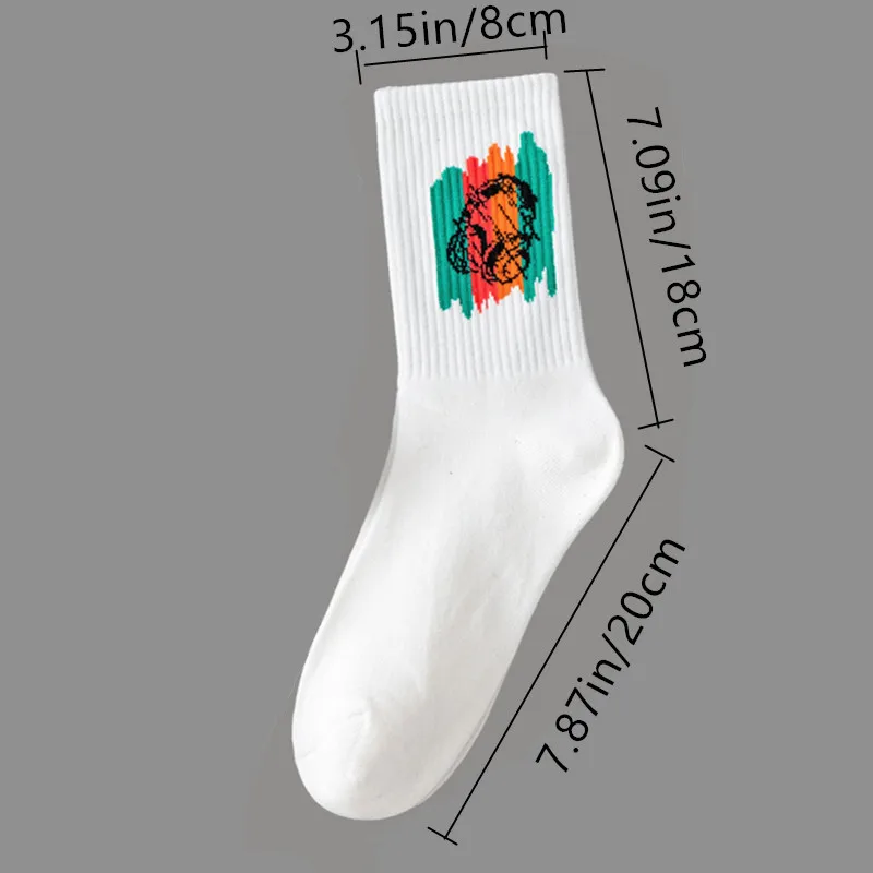 통기성이 뛰어나고 편안하며 패셔너블하고 스포츠 및 레저용 미드 튜브 트렌디 양말 남성용 흑백 그래피티 5/10쌍