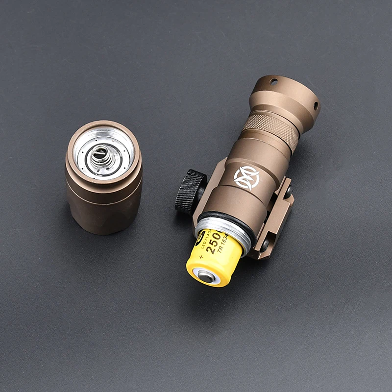 WADSN Surefir M300A M300 Tacitc 손전등 미니 무기 스카우트 사냥 LED 라이트 피트 20MM 레일 순간-on Constant-on Tail