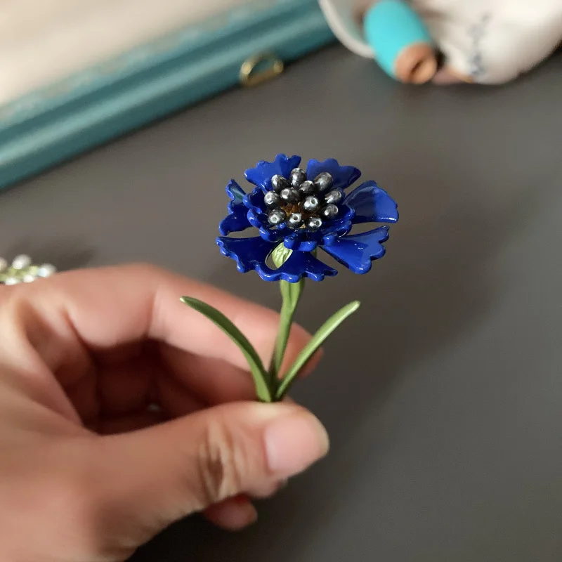 SKEDS 여성 빈티지 꽃 진주 브로치 핀 궁전 에나멜 식물 브로치 핀 코사지 레이디 웨딩 파티 우아한 배지 쥬얼리