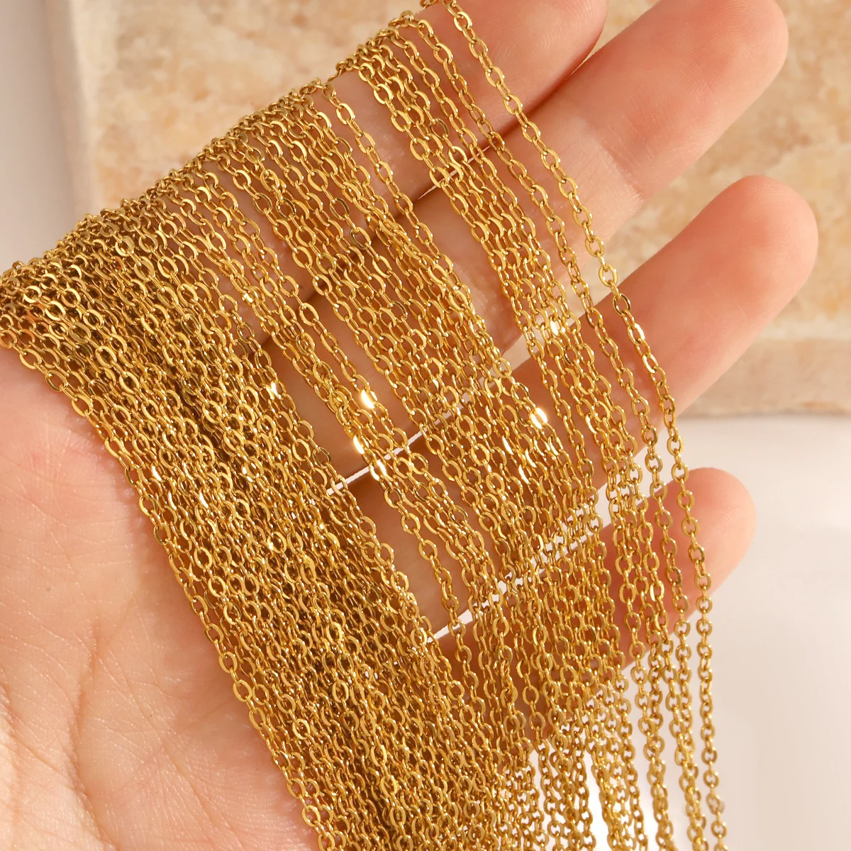 LUXUKISSKIDS 스테인레스 스틸 체인 목걸이 여자 10 개/몫 대량 도매 DIY 롤로 2mm 체인 보석 만들기위한 페이드 초커 없음