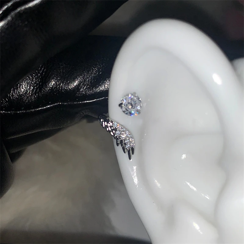 1pcs 실버 컬러 윙 316L 스테인레스 스틸 귀 뼈 손톱 여성을위한 새로운 패션 라인 석 귀걸이 액세서리 귀에 가득