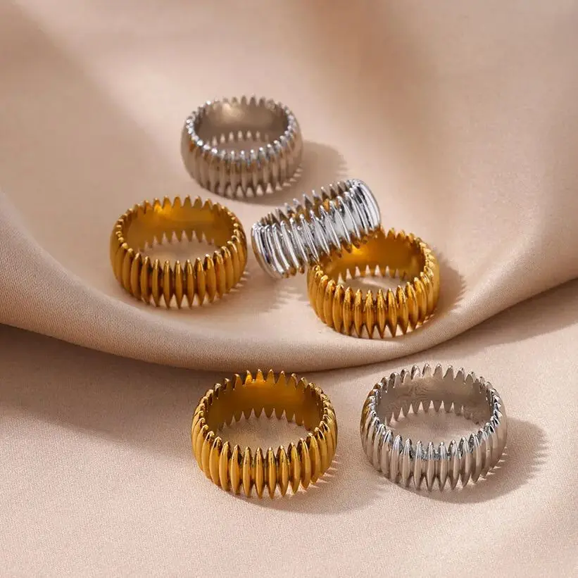 여성을위한 스테인레스 스틸 크리 에이 티브 기하학 반지 남성 부드러운 반지 결혼식 절묘한 보석 선물 2024 열기 title=여성을위한 스테인레스 스틸 크리 에이 티브 기하학 반지 남성 부드러운 반지 결혼식 절묘한 보석 선물 2024 열기