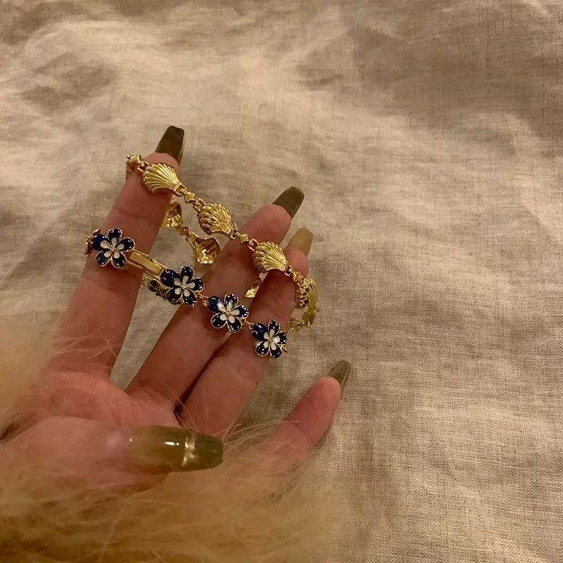 골든 쉘 레트로 꽃 여성용 팔찌 라이트 럭셔리 다목적 하이 엔드 독특한 디자인 여자 친구 액세서리 연회 쥬얼리