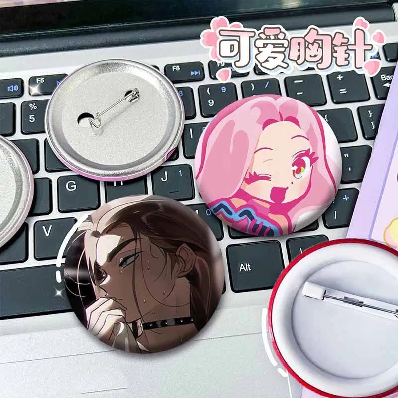 외계인 무대 라운드 브로치 Tinplate Hyuna Sua TILL IVAN 브로치 만화 Mizi Luka 배지 핀 배낭 모자 액세서리 친구 선물