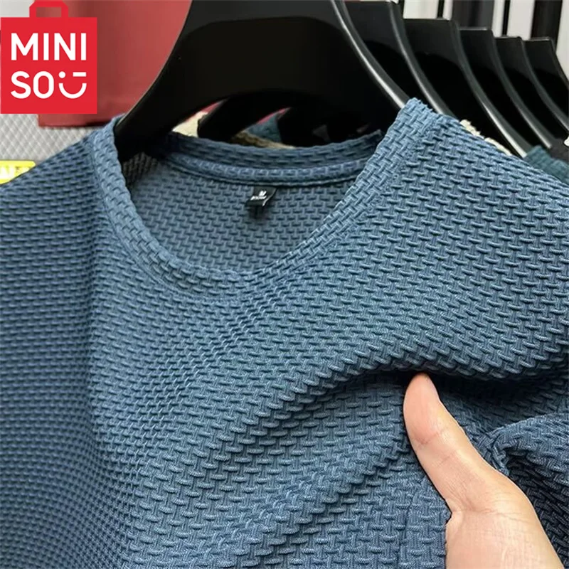 MINISO 대나무 메쉬 아이스 실크 티셔츠 남성용 반팔 라운드 넥 새로운 티셔츠 남성용 하단 셔츠 여름 솔리드 컬러 남성용 탑
