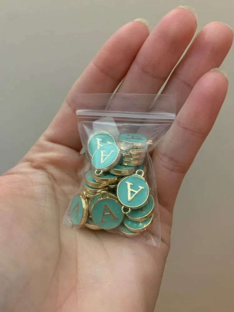 12x14 미리메터 A-Z 편지 매력 에나멜 매력 알파벳 초기 편지 수제 펜던트 Diy 팔찌 보석 만들기 도매