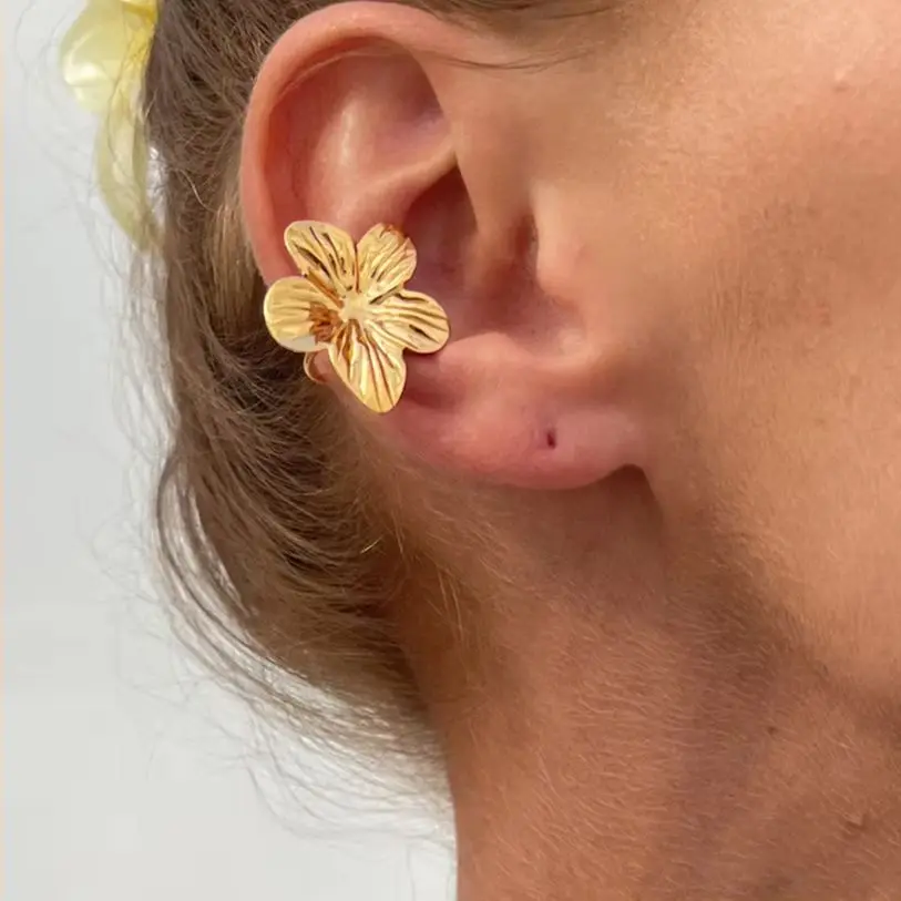 트렌디 한 불가사리 귀 클립 여성을위한 가짜 피어싱 귀걸이 Boho 쉘 조가비 비대칭 스터드 귀걸이 비치 파티 보석 선물 title=트렌디 한 불가사리 귀 클립 여성을위한 가짜 피어싱 귀걸이 Boho 쉘 조가비 비대칭 스터드 귀걸이 비치 파티 보석 선물 