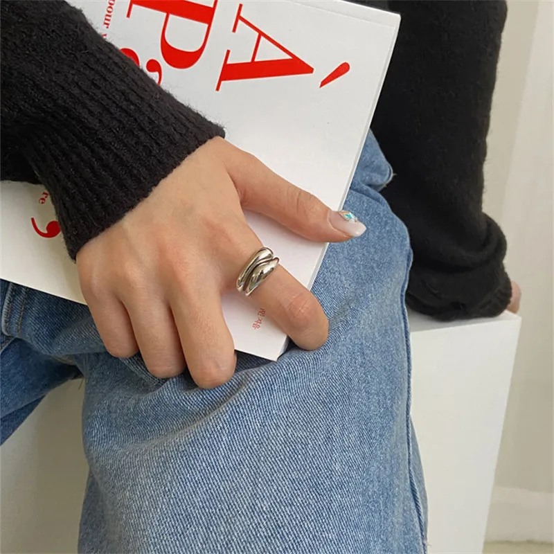 골드 실버 색상 불규칙한 웨이브 반지 여성을위한 유행 간단한 기하학적 수제 보석 커플 조절 링 결혼식