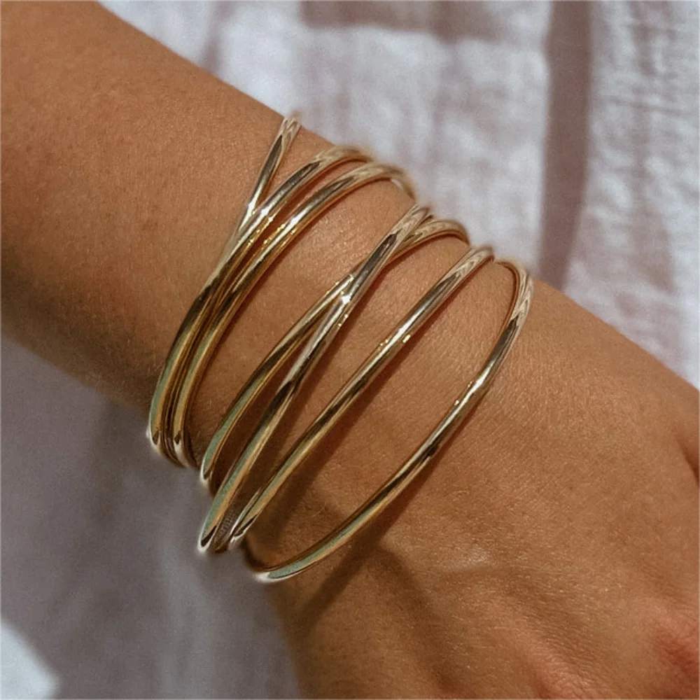 여성을위한 유행 스테인레스 스틸 팔찌 라운드 미니멀리스트 우아한 골드 컬러 팔찌 럭셔리 액세서리 인기 보석