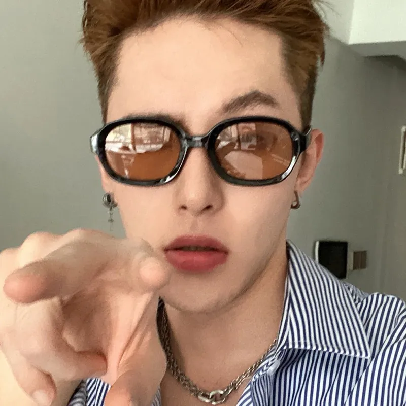 2022 새로운 패션 빈티지 선글라스 여성 브랜드 디자이너 레트로 사각형 태양 안경 여성 Ins 인기 타원 광장 안경