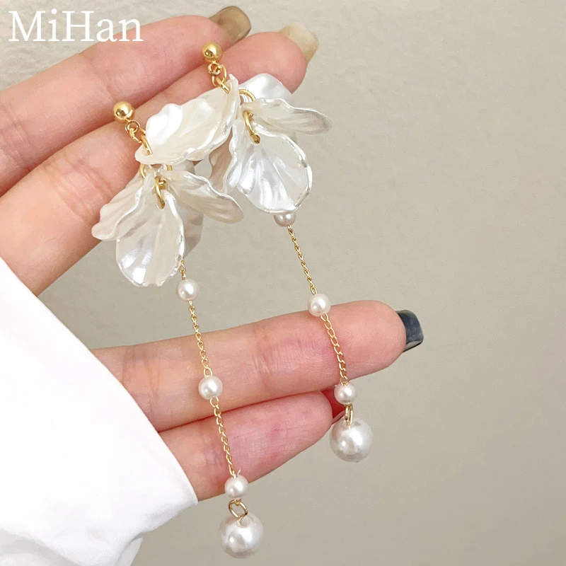 여성을위한 현대 보석 925 실버 바늘 우아한 기질 시뮬레이션 진주 술 귀걸이 패션 액세서리 도매 title=여성을위한 현대 보석 925 실버 바늘 우아한 기질 시뮬레이션 진주 술 귀걸이 패션 액세서리 도매 