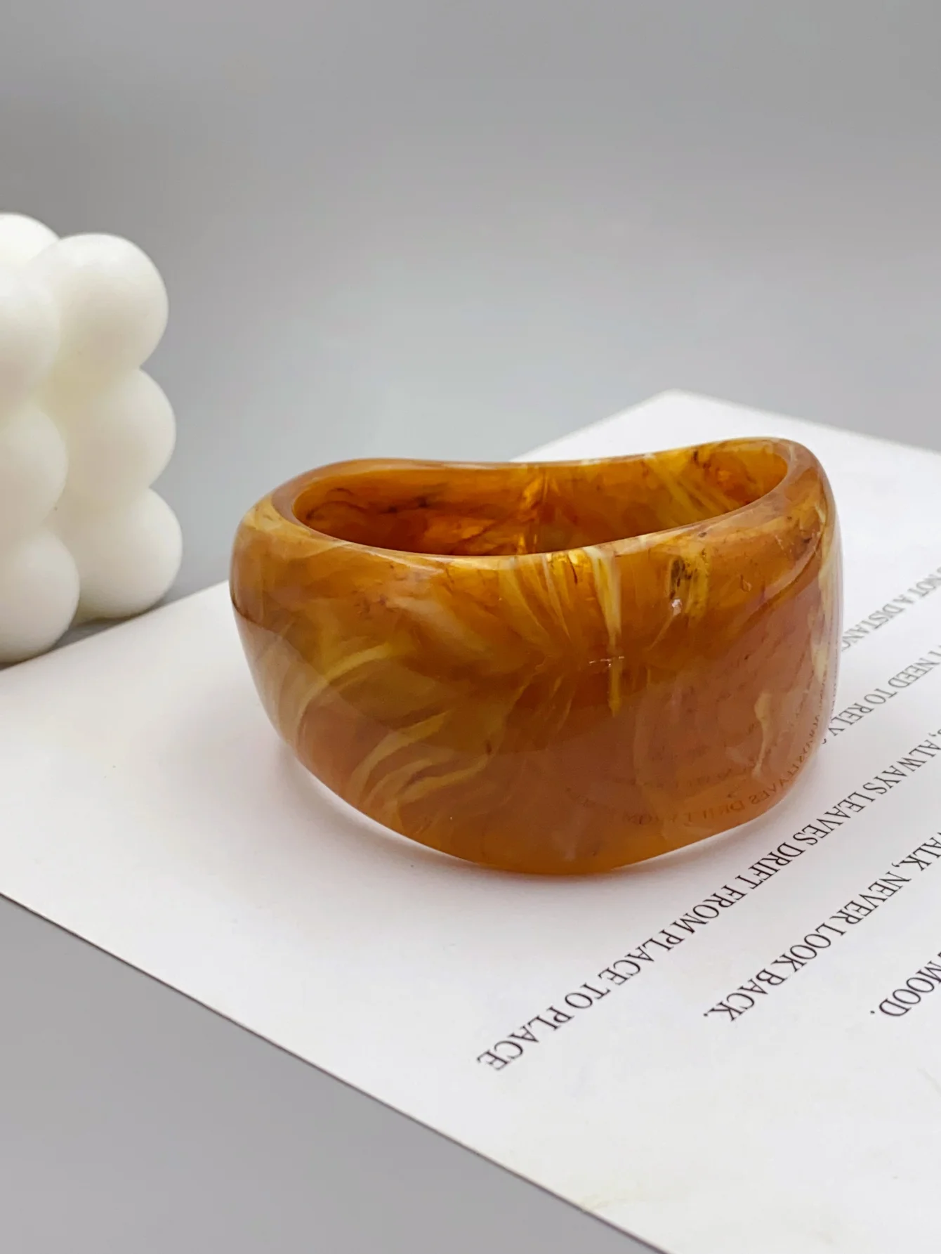 여성을 위한 대리석 패턴의 세련된 불규칙한 팔찌 여성용 팔찌