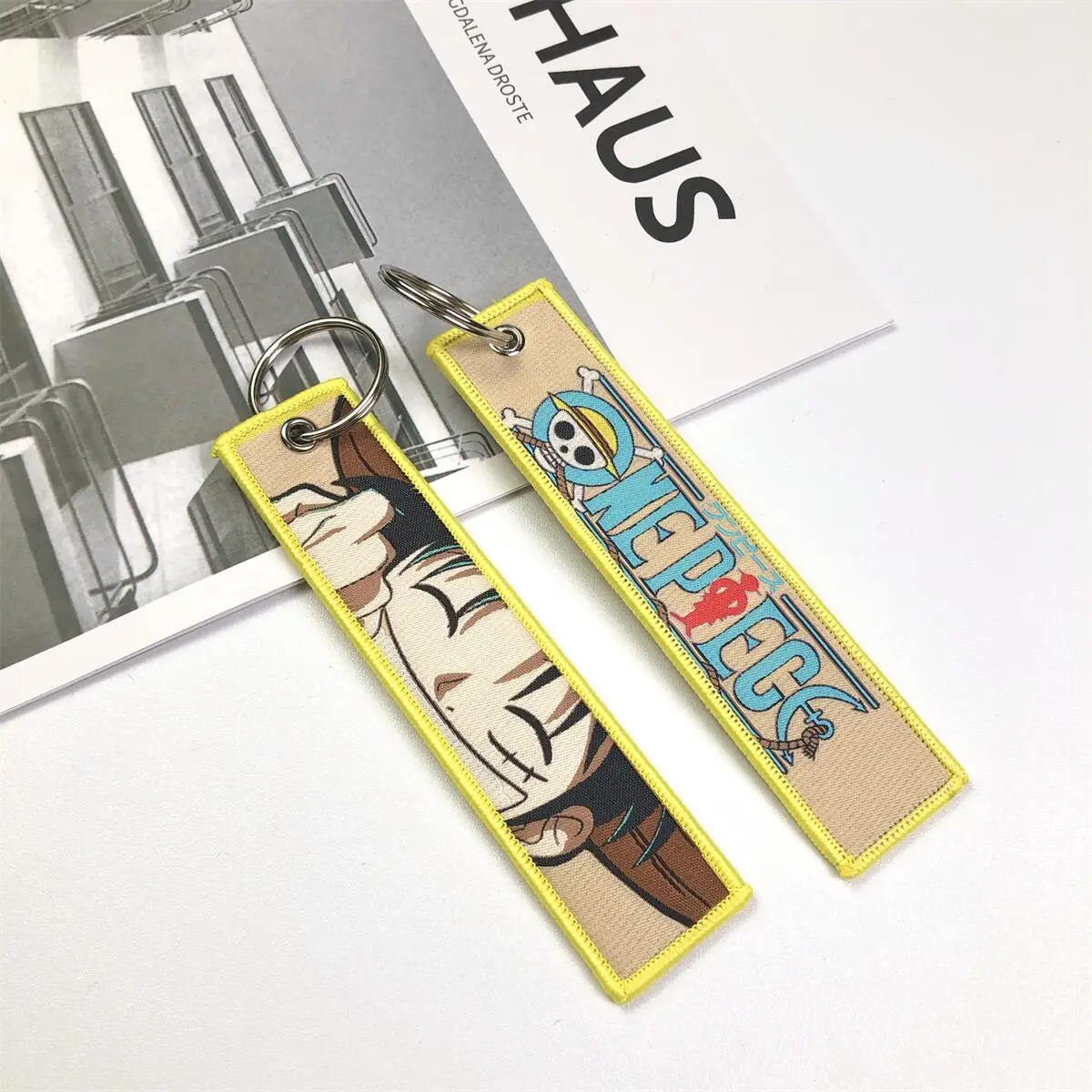 귀여운 제트 만화 자수와 원피스 애니메이션 열쇠 고리 쥬얼리 액세서리 열쇠 고리 홀더 선물 애니메이션 팬을위한 패션 키 태그