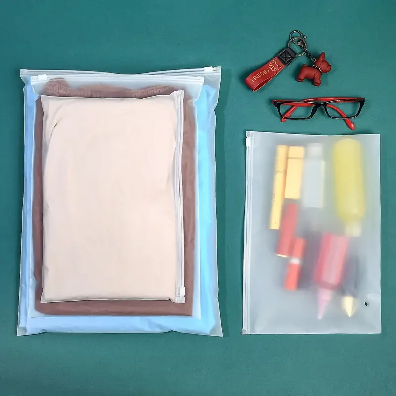 10pcs 서리로 덥은 플라스틱 포장 가방 여행 저장 가방 방수 가방 지퍼 잠금 자체 밀봉 의류 포장 구멍