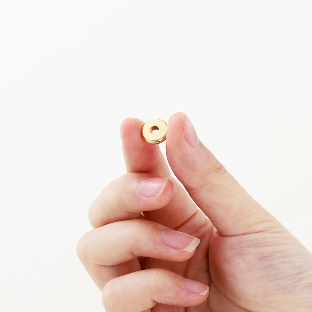 50 개/몫 14K/18K 골드 컬러 도금 황동 4mm 5mm 6mm 라운드 스페이서 비즈 DIY 쥬얼리 액세서리에 대 한 플랫 팔찌 비즈