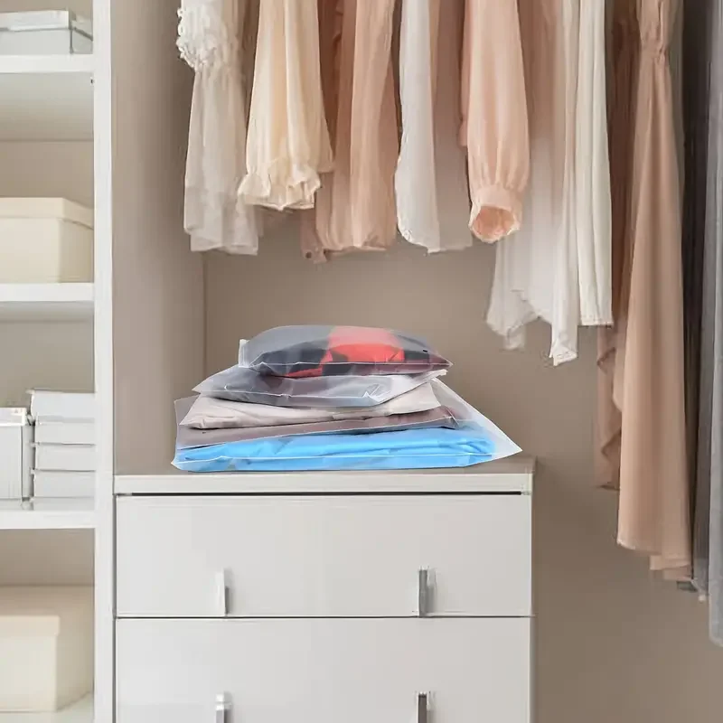 10pcs 서리로 덥은 플라스틱 포장 가방 여행 저장 가방 방수 가방 지퍼 잠금 자체 밀봉 의류 포장 구멍