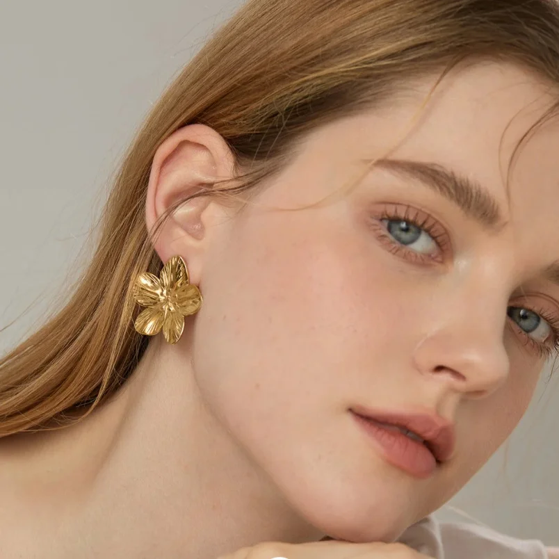 LUXUKISSKIDS 여성용 패션 트렌디 스테인레스 스틸 꽃 귀걸이 목걸이 세트, 골드 도금 주얼리 파티 드레싱 선물, 2 개