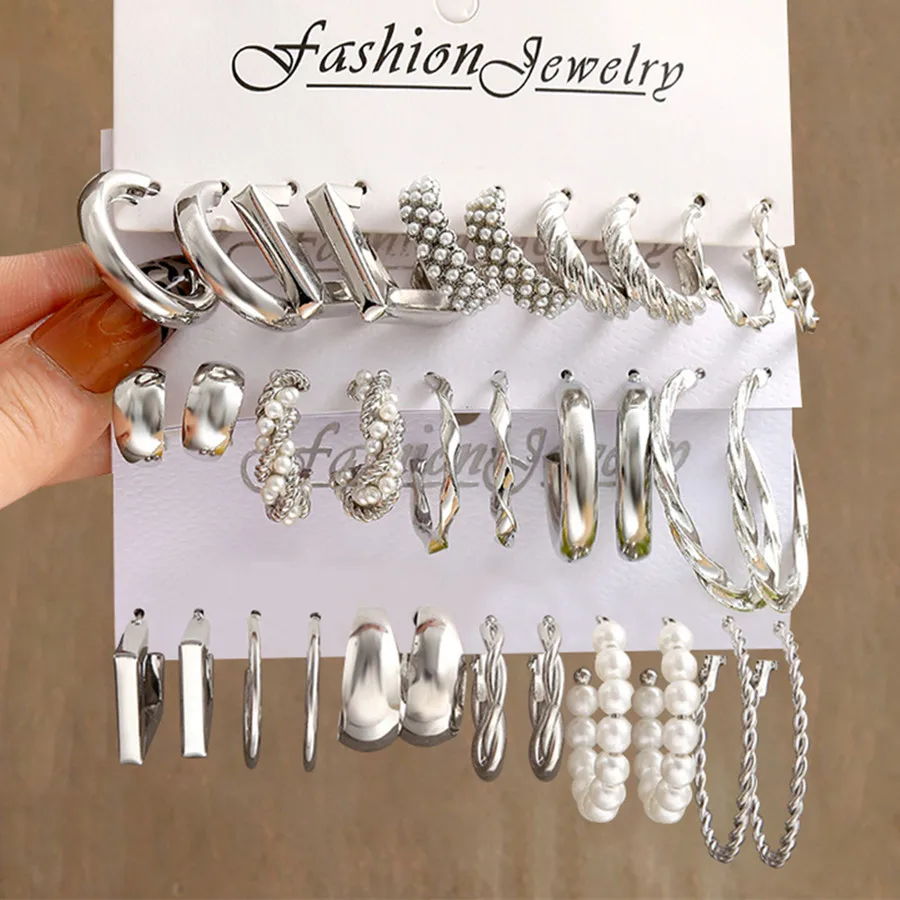 여자를위한 진주 실버 컬러 후프 귀걸이 세트 유행 나비 아크릴 중공 트위스트 기하학 매달려 귀걸이 쥬얼리 선물 title=여자를위한 진주 실버 컬러 후프 귀걸이 세트 유행 나비 아크릴 중공 트위스트 기하학 매달려 귀걸이 쥬얼리 선물 