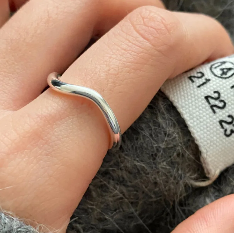 여성을위한 925 스털링 실버 물결 모양의 라인 오픈 반지 숙녀 우아한 럭셔리 쥬얼리 액세서리 도매 보석