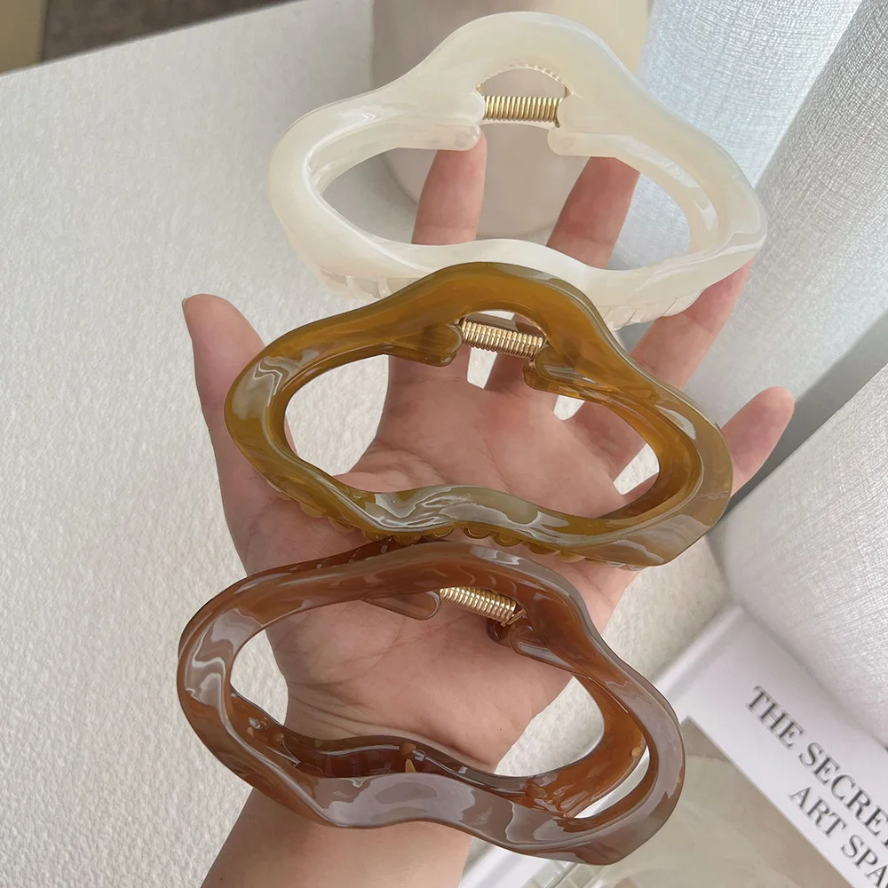 구름 속이 빈 머리 발톱 클립 여자 여자 젤리 아크릴 헤어 클램프 플라스틱 불규칙한 머리 바레트 헤어 액세서리 새로운 title=구름 속이 빈 머리 발톱 클립 여자 여자 젤리 아크릴 헤어 클램프 플라스틱 불규칙한 머리 바레트 헤어 액세서리 새로운 