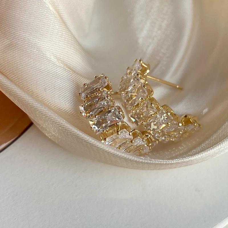 여성을위한 한국어 아크 절묘한 지르콘 귀걸이 럭셔리 고급 기하학 귀걸이 패션 쥬얼리 파티 결혼 선물 도매