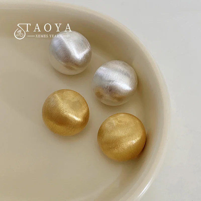 고급스러운 심플한 디자인 닦았 서리로 덥은 금속 반원형 귀걸이 2025 여성을위한 새로운 보석 크리스마스 파티 패션 액세서리 title=고급스러운 심플한 디자인 닦았 서리로 덥은 금속 반원형 귀걸이 2025 여성을위한 새로운 보석 크리스마스 파티 패션 액세서리