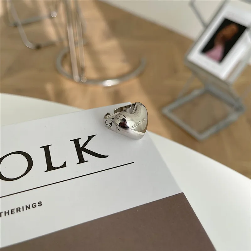 스위트 실버 컬러 트렌드 크리에이티브 뉴 러브 하트 모양 골드 링 라이트 럭셔리 메탈릭 텍스처 소녀 쥬얼리 커플