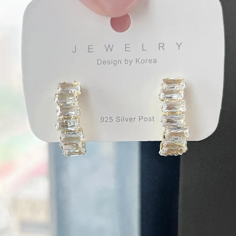 여성을위한 한국어 아크 절묘한 지르콘 귀걸이 럭셔리 고급 기하학 귀걸이 패션 쥬얼리 파티 결혼 선물 도매 title=여성을위한 한국어 아크 절묘한 지르콘 귀걸이 럭셔리 고급 기하학 귀걸이 패션 쥬얼리 파티 결혼 선물 도매 