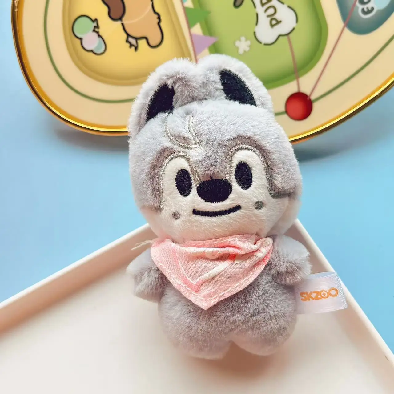 SKZOO 플러시 키 체인 길 잃은 아이 플러시 장난감 물 스카프 콩 눈 리 Longfu 키 체인 펜던트 어린이 크리 에이 티브 장난감